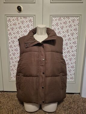 New Mirol Cozy Brown Quilted Puffer Vest Size Small (Fits S To L)